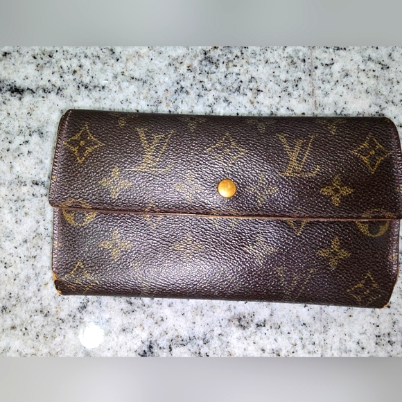 Louis Vuitton Handbags - Louis Vuitton Wallet